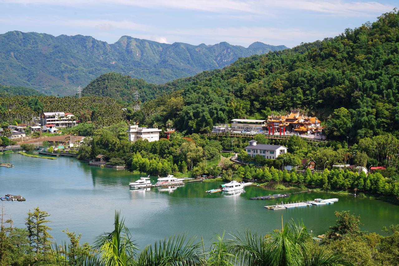 Sun Moon Lake Teachers' Hostel Yuchi Bagian luar foto