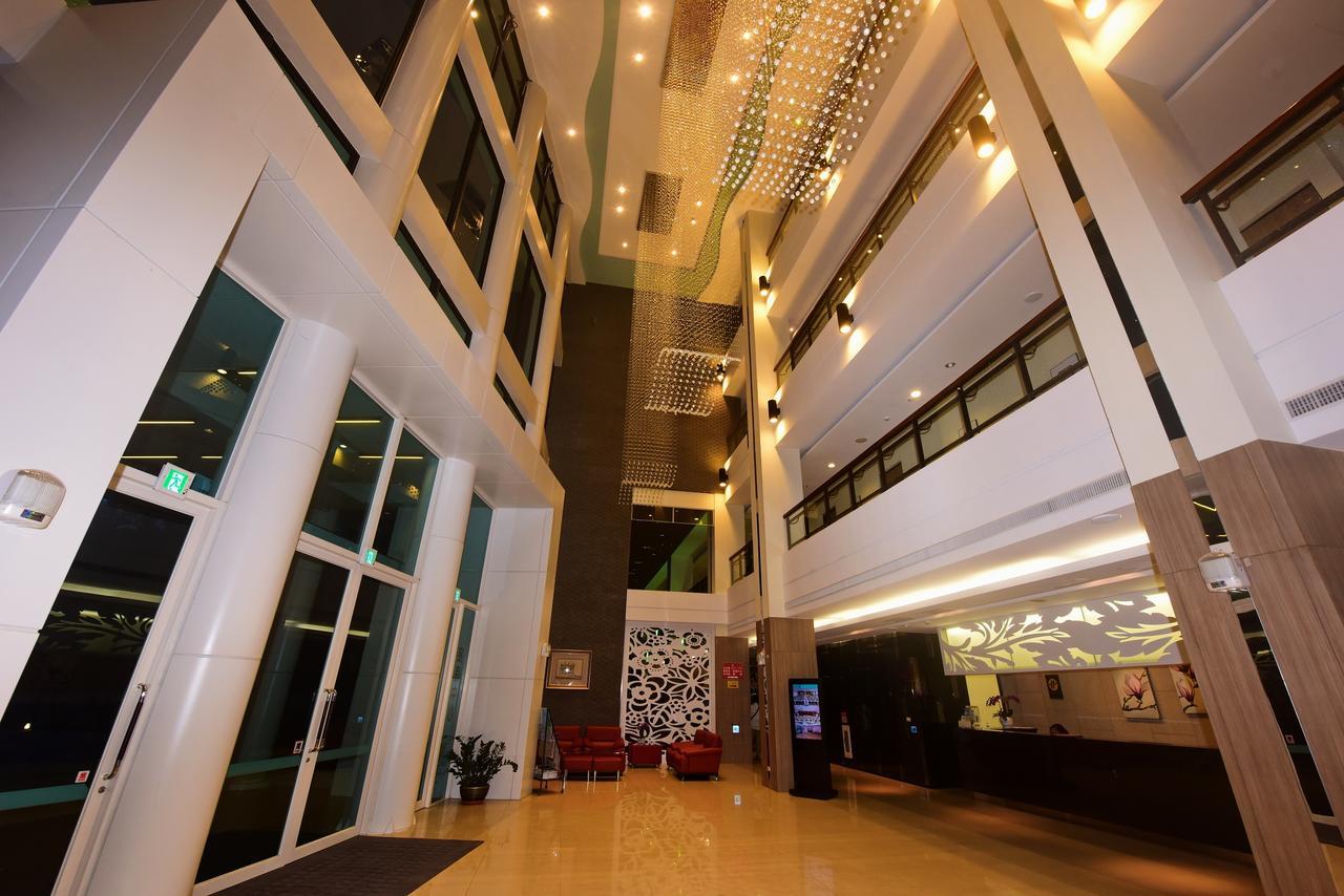 Sun Moon Lake Teachers' Hostel Yuchi Bagian luar foto
